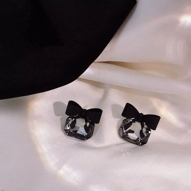 Black Bow Crystal Retro Earring