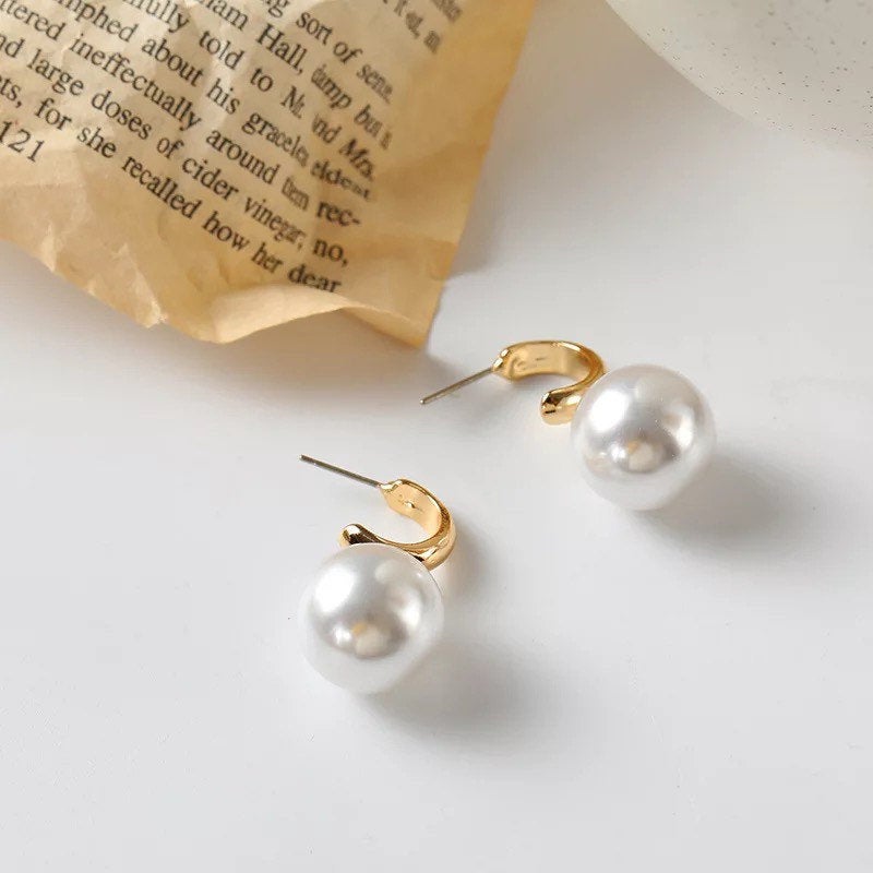 Classy Hoop Pearl Earring