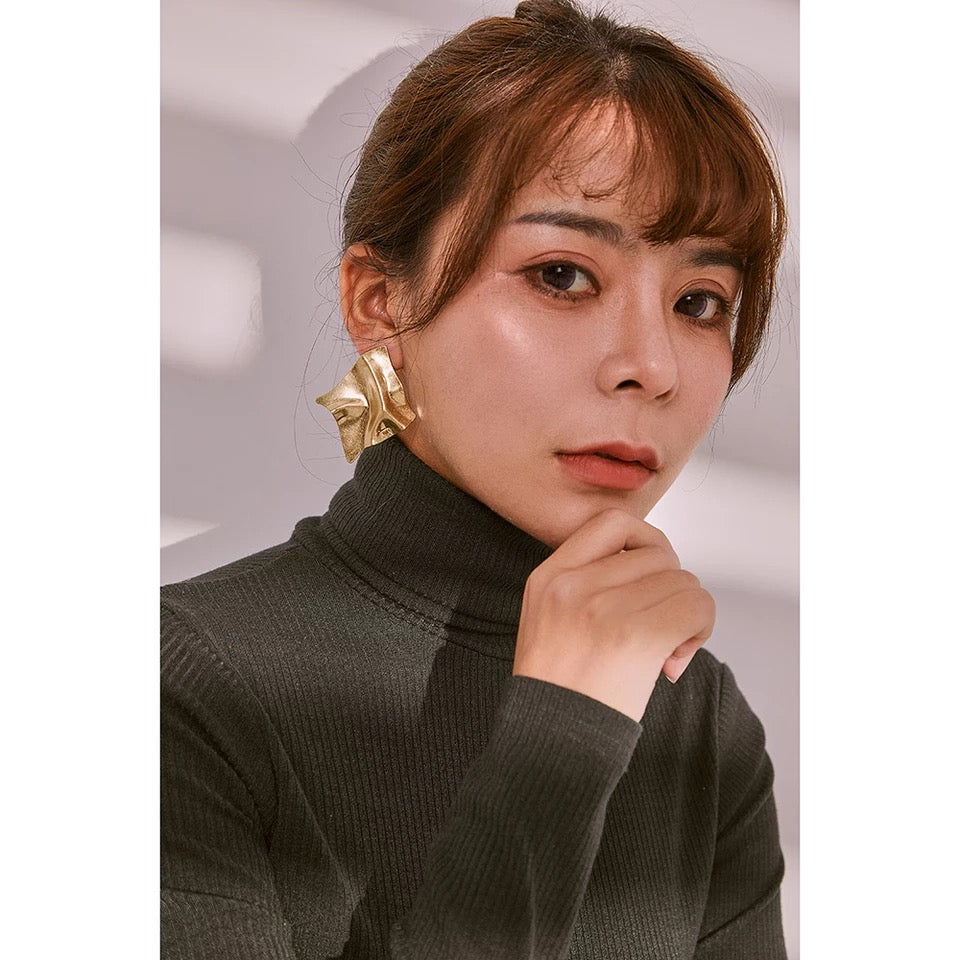 Square Asymmetric Bold Earring
